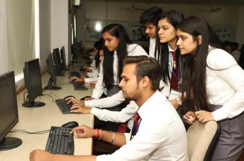 I Business Institute Greater Noida Computer Lab photo 12